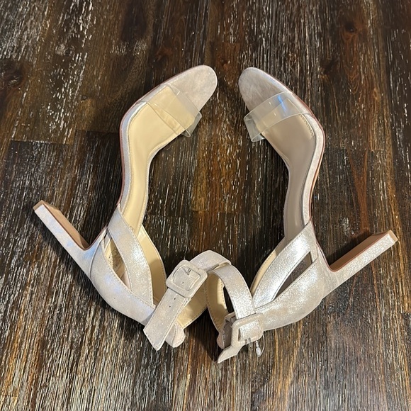 COPY - NWOB Vince Camuto Bevvyn Brushed Silver Metallic Heel - Picture 5 of 10